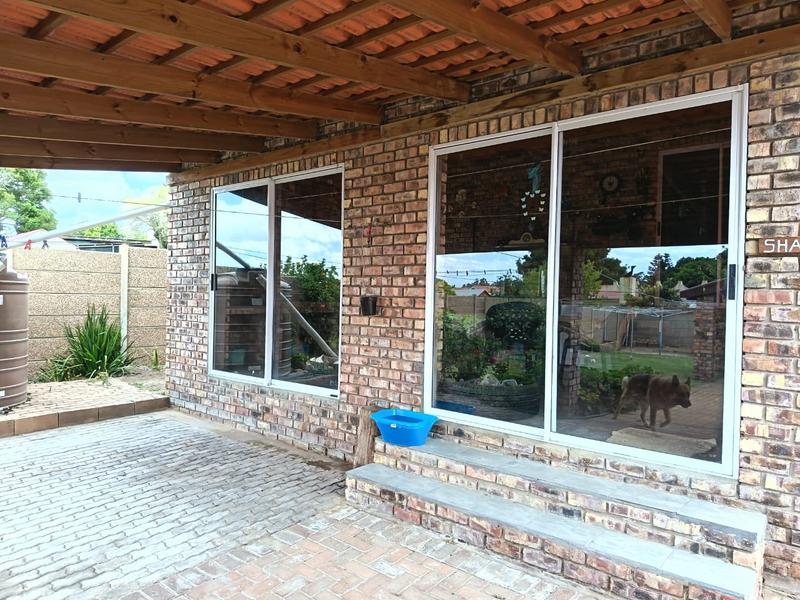 2 Bedroom Property for Sale in Albertinia Western Cape